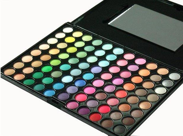 Ways to Apply Eye Makeup in 8 Simple Steps 3 eye shadow