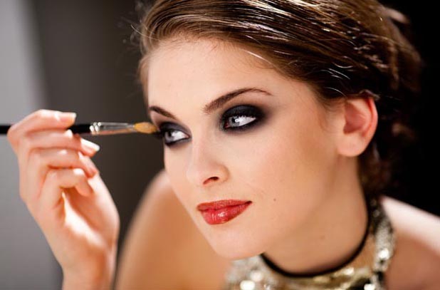 Ways to Apply Eye Makeup in 8 Simple Steps 10 Eyeshadow