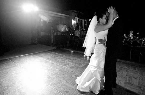 bride and groom dancing wedding How to Choose Musicians for Your Wedding Party? - 2