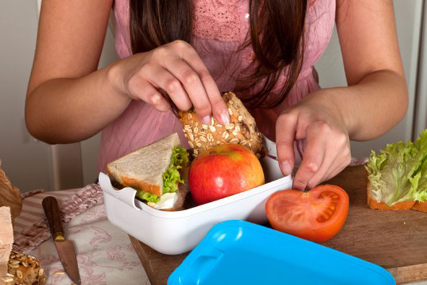 How to Celebrate Your Dad on the Father's Day 5 mom preparing school lunch How to Celebrate Your Dad on the Father's Day - 5