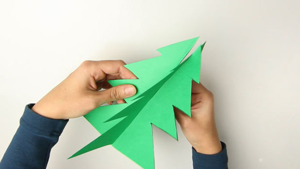 670px Make a Paper Christmas Tree Step 41 How to Make a Christmas Tree out of Paper - 4