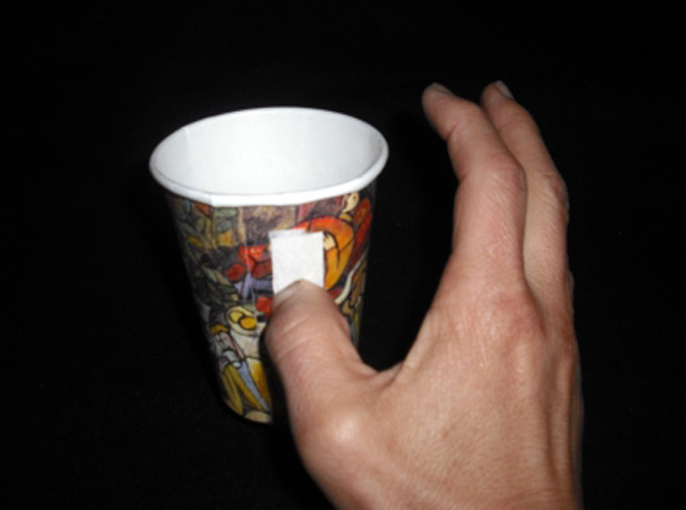 How to Apply Magic Tricks Using Household Items 3 floating cup trick 03 How to Apply Magic Tricks Using Household Items - 2