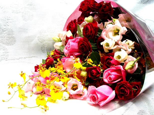 How to Choose a Cool Gift for Men 6 flower bouquet 247684 How to Choose a Cool Gift for Men - 5