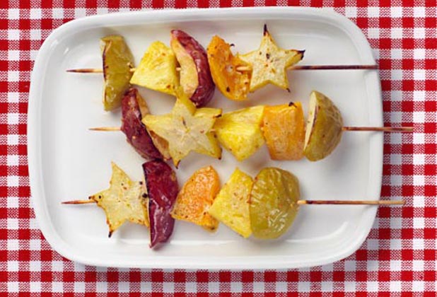 How to Perfectly Through a Super Bowl Party 3 getty rm photo of grilled fruit How to Perfectly Through a Super Bowl Party - 3