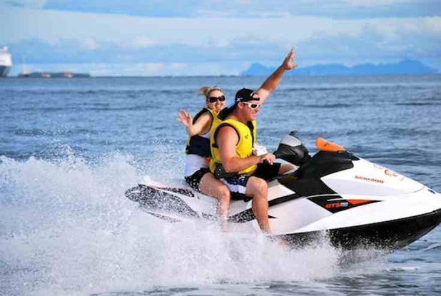 Adrenalin Fiji Jet Ski on the Course tandem fun 1 How to Safely Ride a Jet Ski - 1