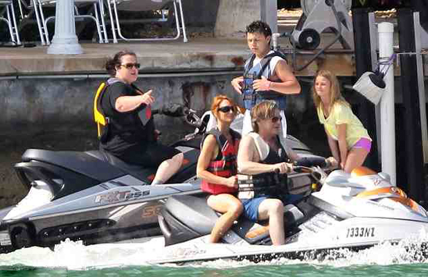 article 2307690 193C180A000005DC How to Safely Ride a Jet Ski - 8