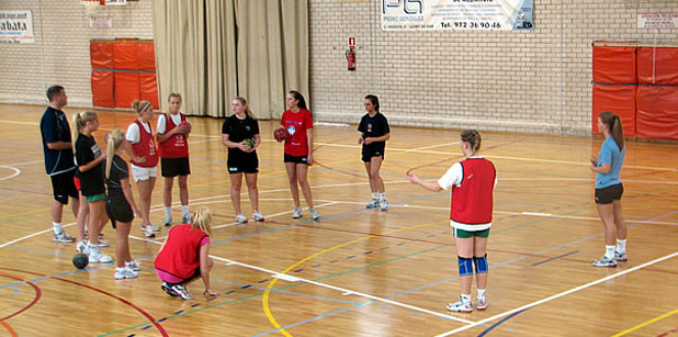 hanball treningsleier spania How to Learn Basic Rules of Handball Game - 1