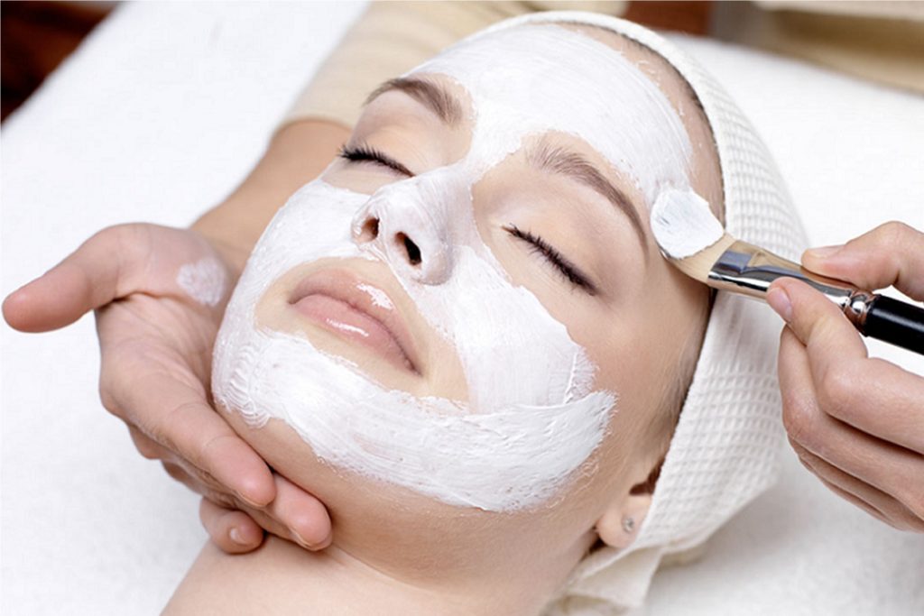 How to Use Herbal Products for Skin Whitening