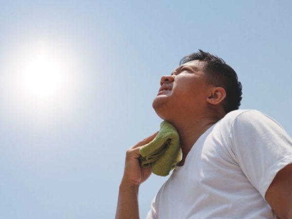 Top Signs that You Run the Risk of a Heatstroke without Knowing It 1 heatstroke Top Signs that You Run the Risk of a Heatstroke without Knowing It - 1 heat stroke