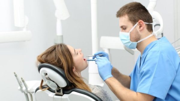 Gingivitis Treatment: Causes, Symptoms, Prevention 1 dentist Gingivitis Treatment: Causes, Symptoms, Prevention - 1 Gingivitis Treatment