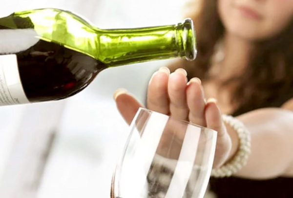 Peptic Ulcer: Causes, Symptoms and Possible Treatments 7 drink moderate amounts of alcohol Peptic Ulcer: Causes, Symptoms and Possible Treatments - 4 Peptic Ulcer