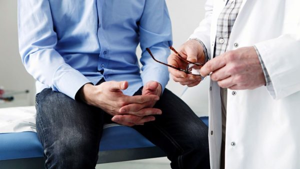 Mononucleosis Disease: Causes, Symptoms and Prevention 6 psoriasis patient with doctor Mononucleosis Disease: Causes, Symptoms and Prevention - 3 Mononucleosis Disease